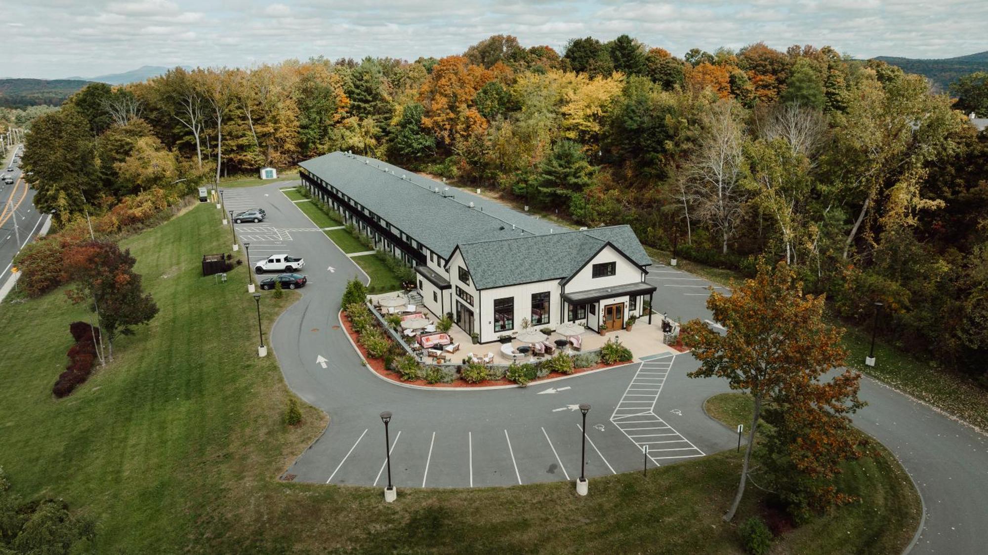Berkshires Untold Hotel Lenox Exterior photo